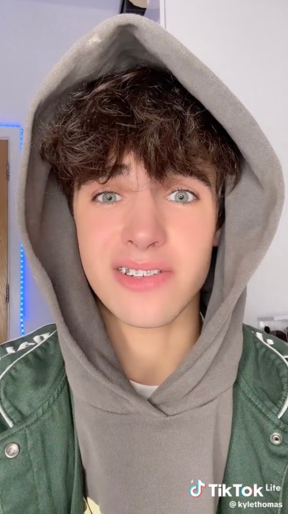 British social media influencer Kyle Thomas has taken to TikTok to show how he "FIT" its holders.