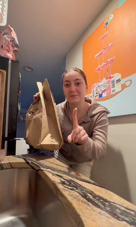 She explained that she placed an order for five items -- and only one item was correct.